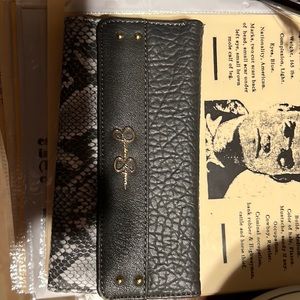 Ladies wallet